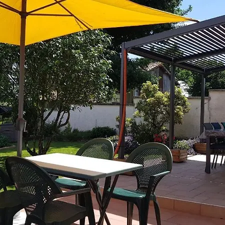 D'hotes Le Gachignard Bed & Breakfast *